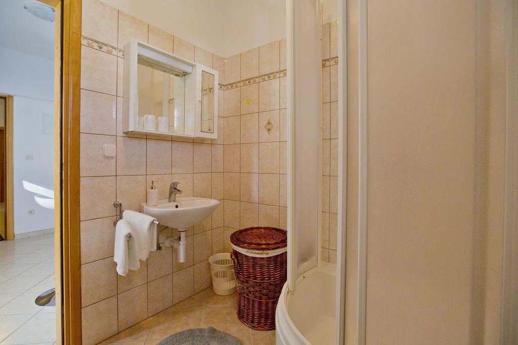 Apartment Zdravka Хвар Екстериор снимка