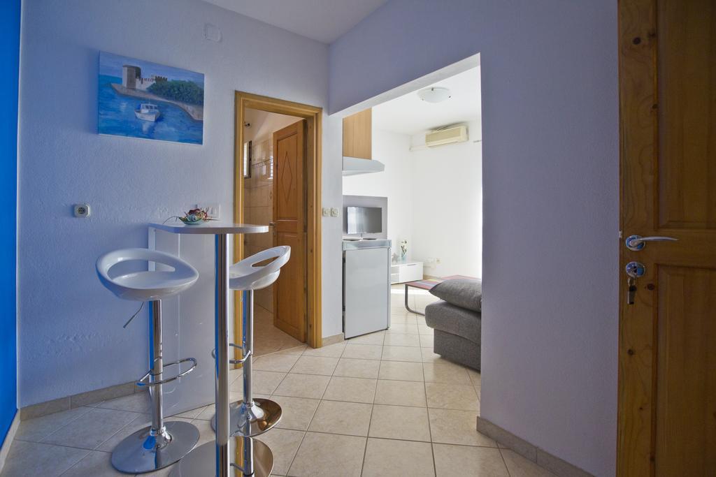 Apartment Zdravka Хвар Екстериор снимка